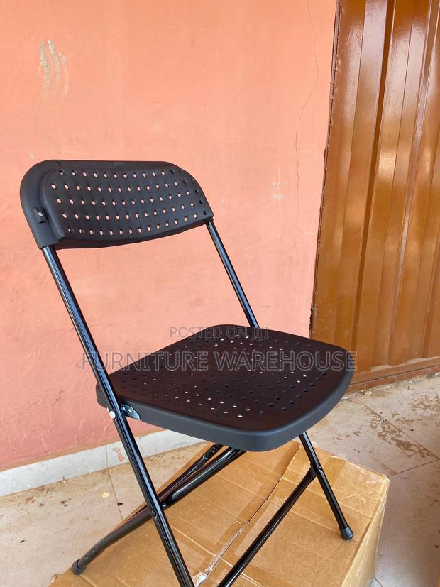 Folding Chair · Photo 2