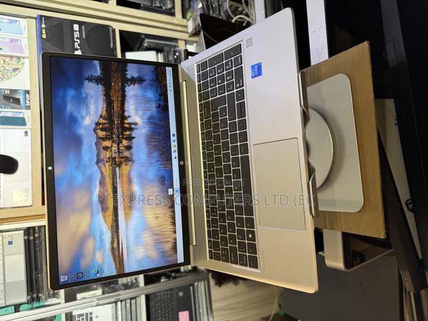Laptop HP ProBook 450 G8 16GB Intel Core I5 SSHD (Hybrid) 512GB · Photo 2