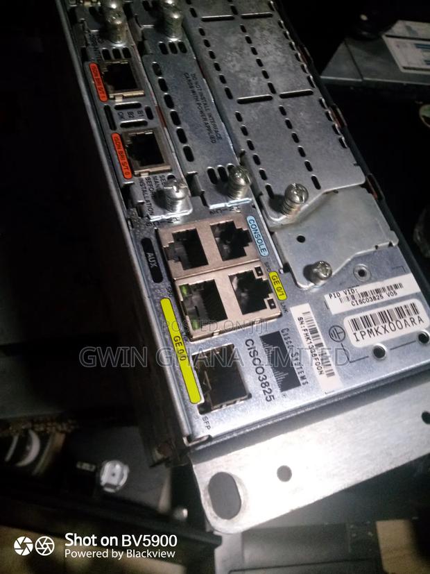 Cisco 3825 Integrated Services Router · Photo 3