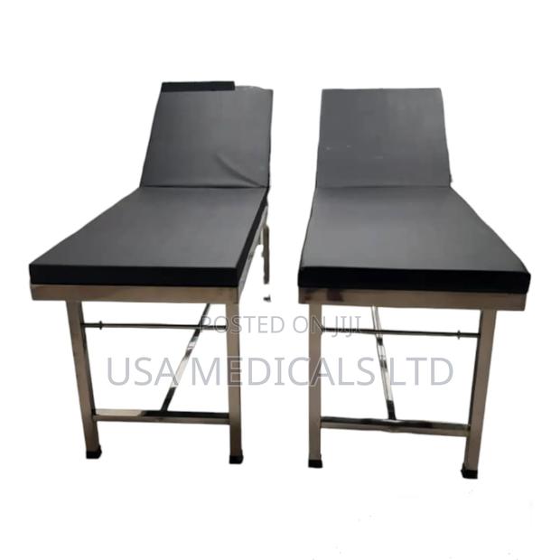 Examination Couch/Table · Photo 2