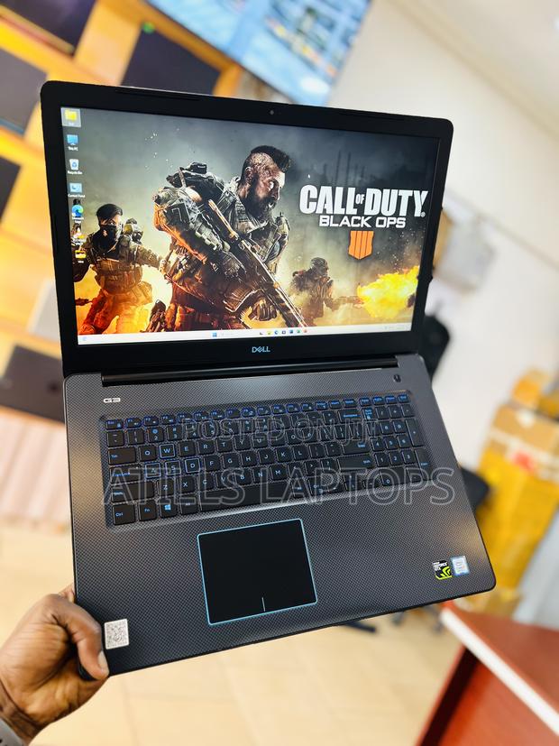 Laptop Dell G3 17 3579 16GB Intel Core I7 SSHD+SSD 1.5T · Photo 2