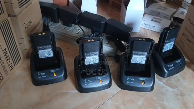 Icom Chargers · Photo 1