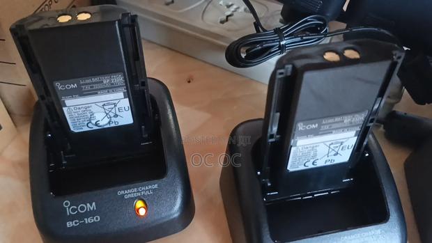 Icom Chargers · Photo 2