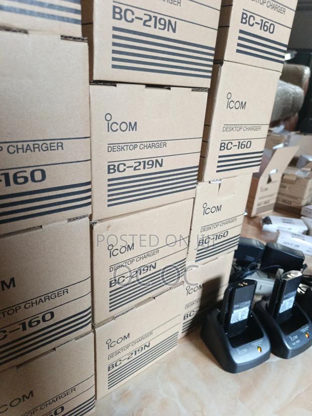 Icom Chargers · Photo 5