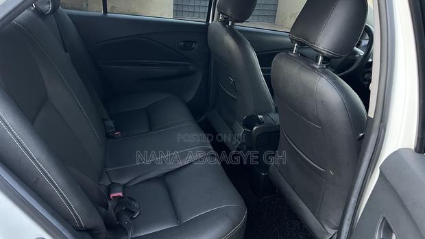 Toyota Vios 2010 White · Photo 7