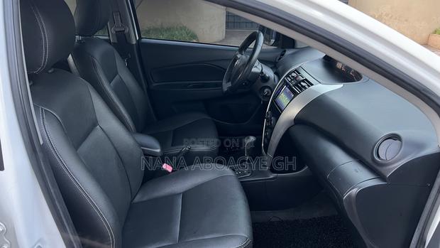 Toyota Vios 2010 White · Photo 6