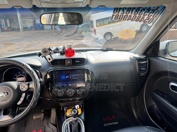 Kia Soul Hatchback 2016 White · Photo 6
