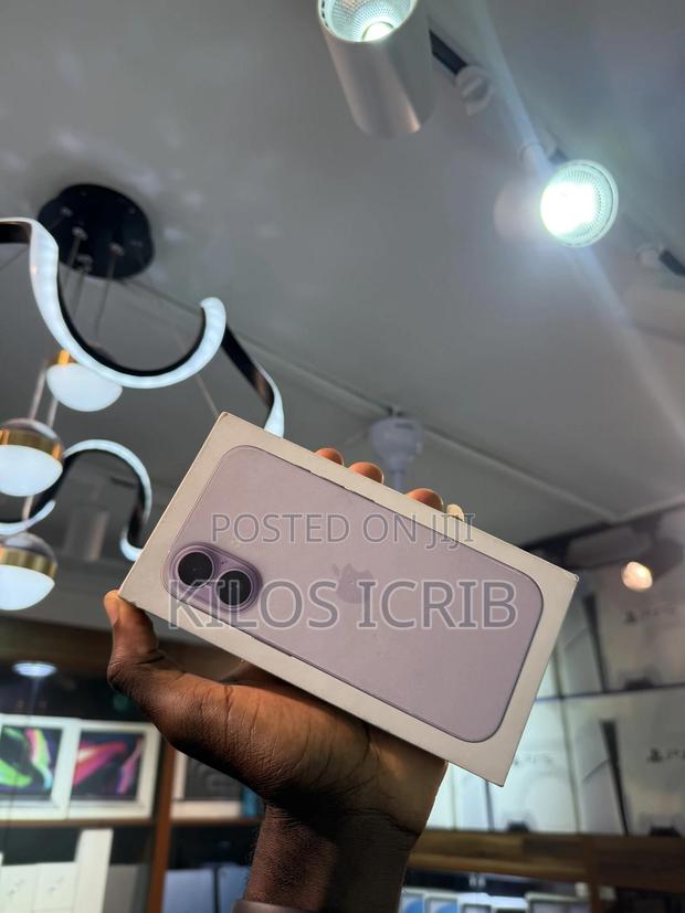 New Apple iPhone 17 256 GB Purple · Photo 2