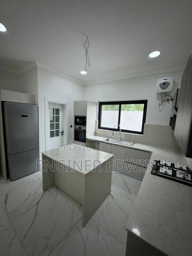 3bdrm House in Spintex for sale · Photo 4