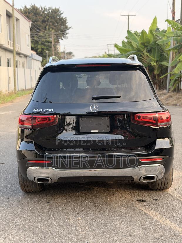 Mercedes-Benz GLB-Class GLB 250 4MATIC 2021 Black · Photo 4