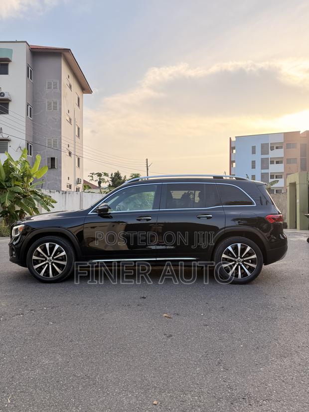 Mercedes-Benz GLB-Class GLB 250 4MATIC 2021 Black · Photo 3