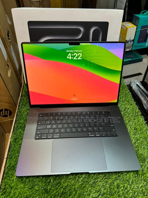 Laptop Apple MacBook Pro 2023 M3 Pro 18GB Apple M3 SSHD (Hybrid) 512GB · Photo 2