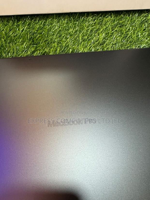 Laptop Apple MacBook Pro 2023 M3 Pro 18GB Apple M3 SSHD (Hybrid) 512GB · Photo 3