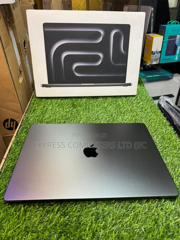 Laptop Apple MacBook Pro 2023 M3 Pro 18GB Apple M3 SSHD (Hybrid) 512GB · Photo 1