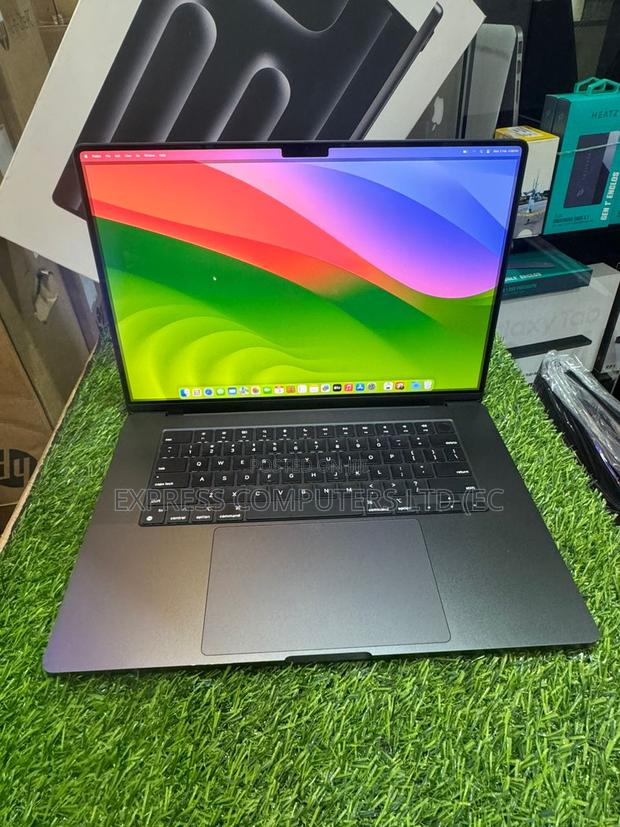 Laptop Apple MacBook Pro 2023 M3 Pro 18GB Apple M3 SSHD (Hybrid) 512GB · Photo 4