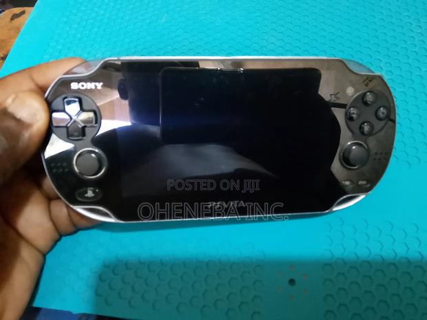 Neat Psvita- Pch1103 Jailbreak With Games · Photo 2