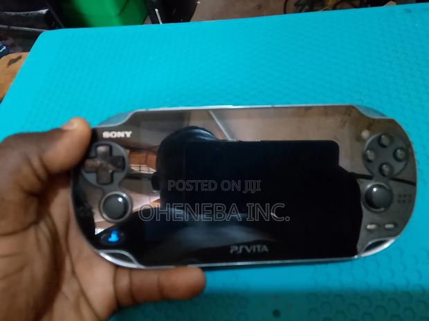 Neat Psvita- Pch1103 Jailbreak With Games · Photo 3