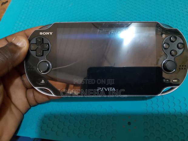 Neat Psvita- Pch1103 Jailbreak With Games · Photo 4