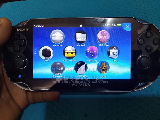 Neat Psvita- Pch1103 Jailbreak With Games · Photo 5