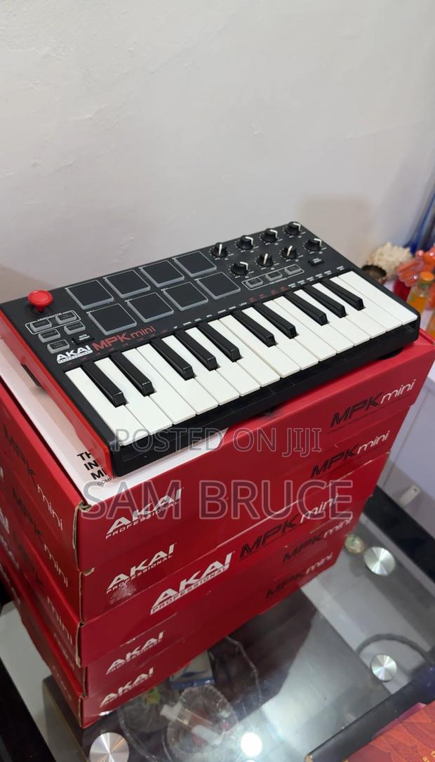 Akai MPK Mini Keyboard · Photo 2