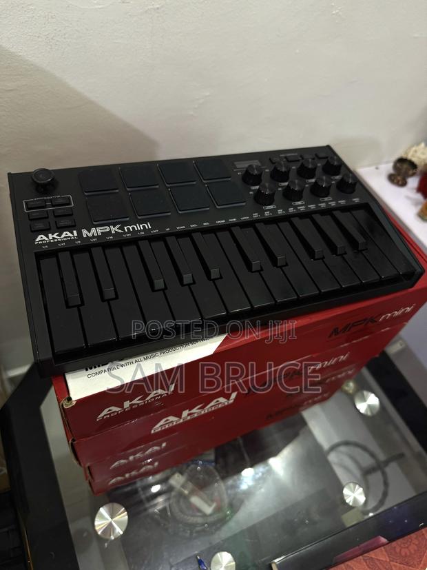 Akai MPK Mini Keyboard · Photo 4