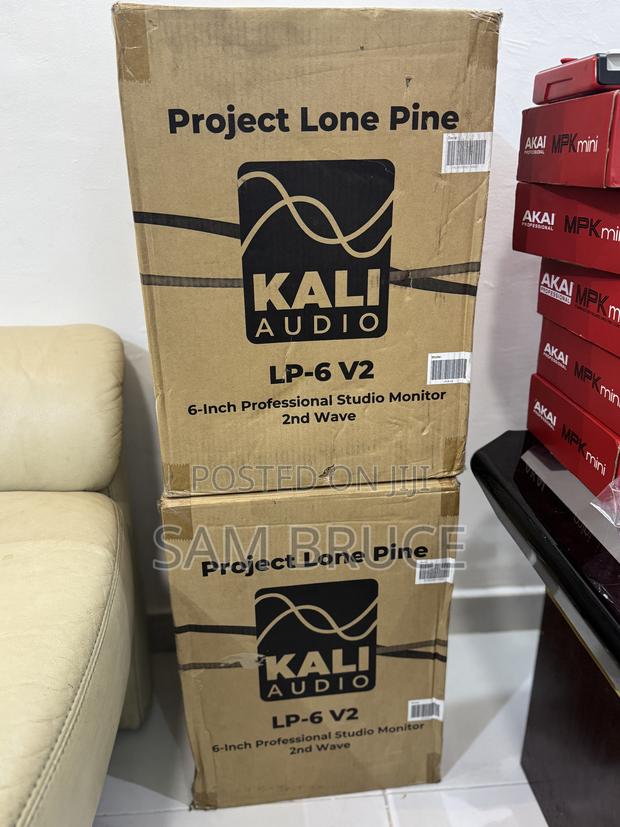 Kali Audio Lp6 V2 Monitors · Photo 4