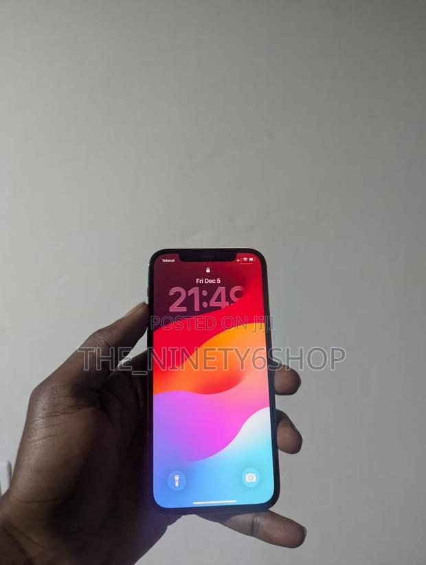 Apple iPhone 12 Pro 128 GB Silver · Photo 1