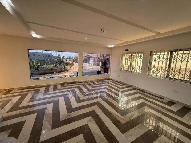 8bdrm Duplex in Wisa Group, Accra Metropolitan for rent · Photo 8