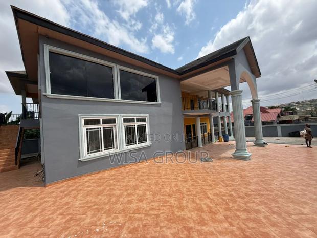 8bdrm Duplex in Wisa Group, Accra Metropolitan for rent · Photo 1