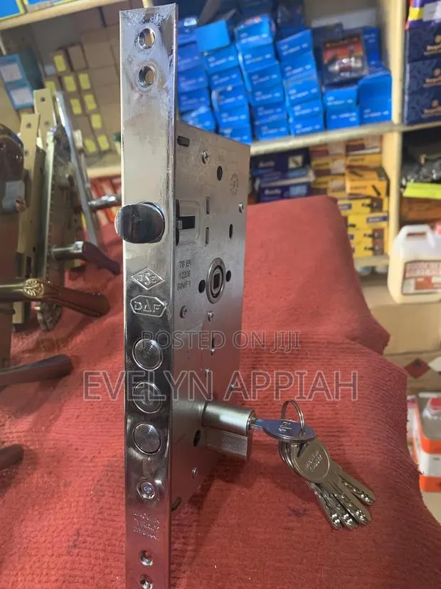 Turkey Door Down Lock · Photo 1