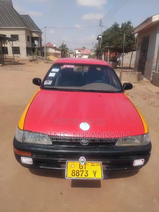 Toyota Corolla 1.8 Sedan 2002 Yellow · Photo 1
