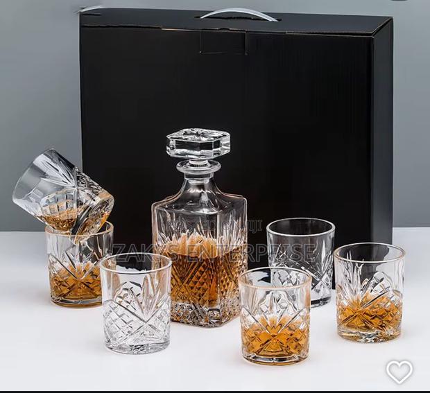 Whiskey Decanter Set · Photo 1