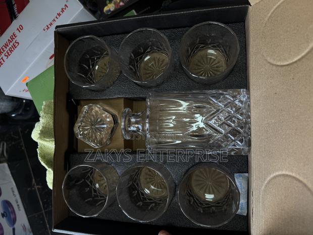 Whiskey Decanter Set · Photo 2