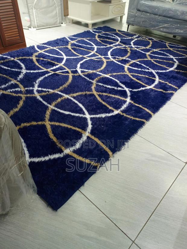 300cm by 200cm Rug · Photo 2