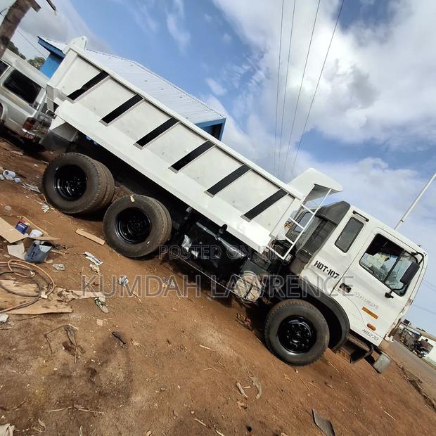Hyundai Hd270 · Photo 4