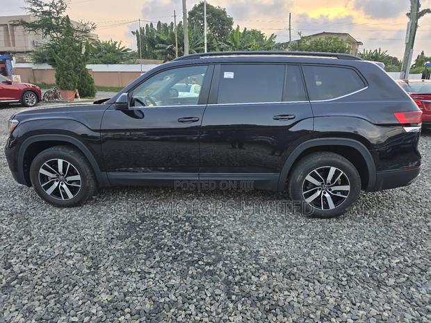 Volkswagen Atlas 2.0T SE 2021 Black · Photo 4