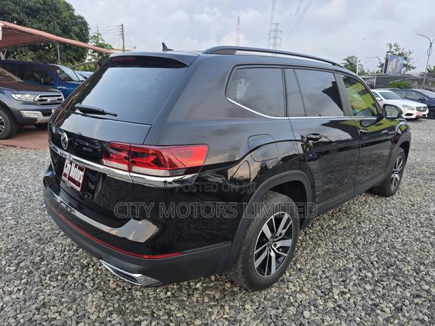 Volkswagen Atlas 2.0T SE 2021 Black · Photo 7