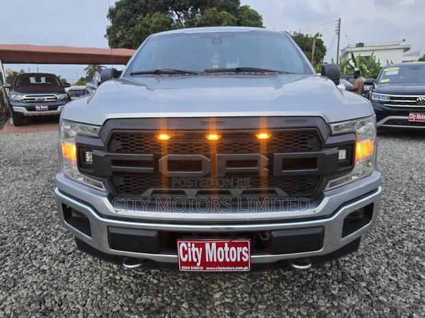 Ford F-150 XLT 4x4 Regular Cab Styleside 6.5 ft. box 122 in. WB 2020 Silver · Photo 1