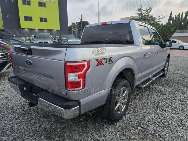 Ford F-150 XLT 4x4 Regular Cab Styleside 6.5 ft. box 122 in. WB 2020 Silver · Photo 6