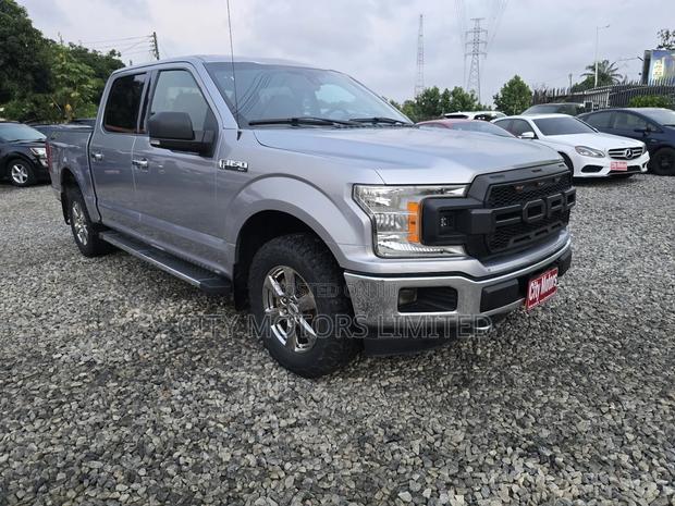 Ford F-150 XLT 4x4 Regular Cab Styleside 6.5 ft. box 122 in. WB 2020 Silver · Photo 8