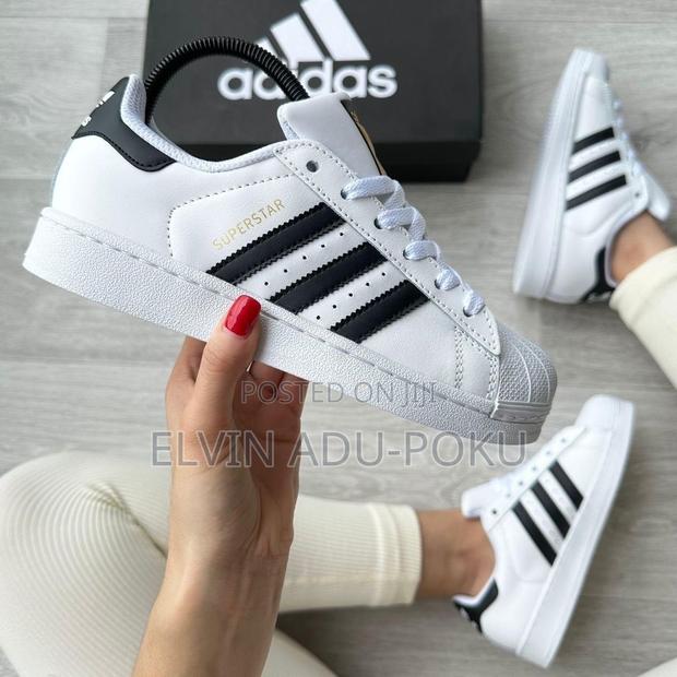 Adidas Superstar Low “ Black Stripes “ Sneaker · Photo 2