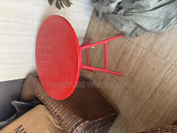 Plastic Table · Photo 3