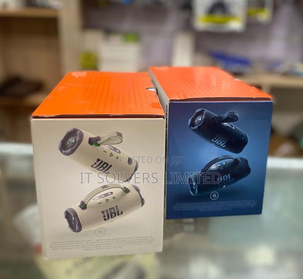 JBL Charge 6 Waterproof Bluetooth Speaker · Photo 3