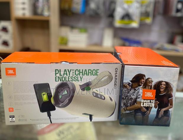 JBL Charge 6 Waterproof Bluetooth Speaker · Photo 4