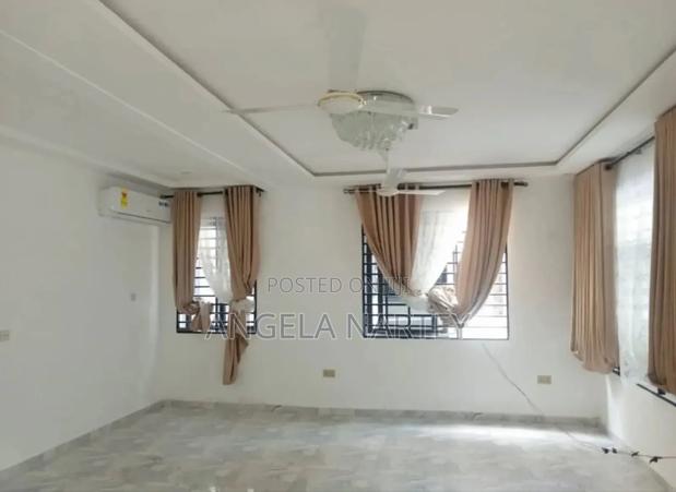 5bdrm House in Pokuase Acp for sale · Photo 2