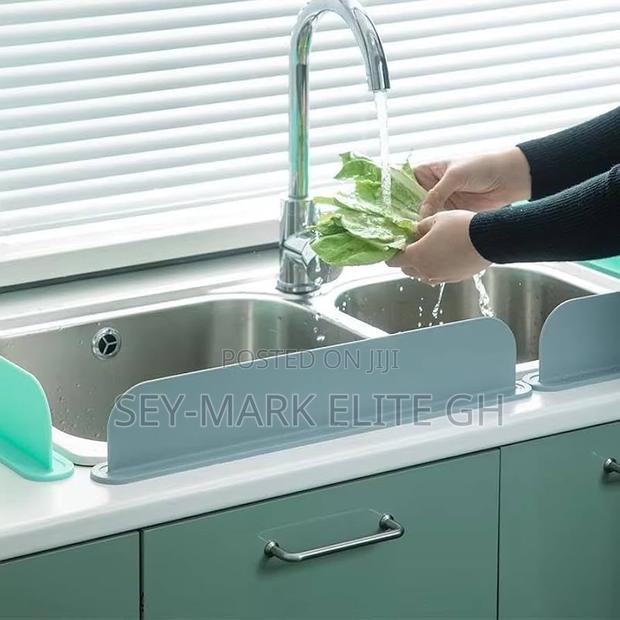 Silicone Sink Splash Guard · Photo 1