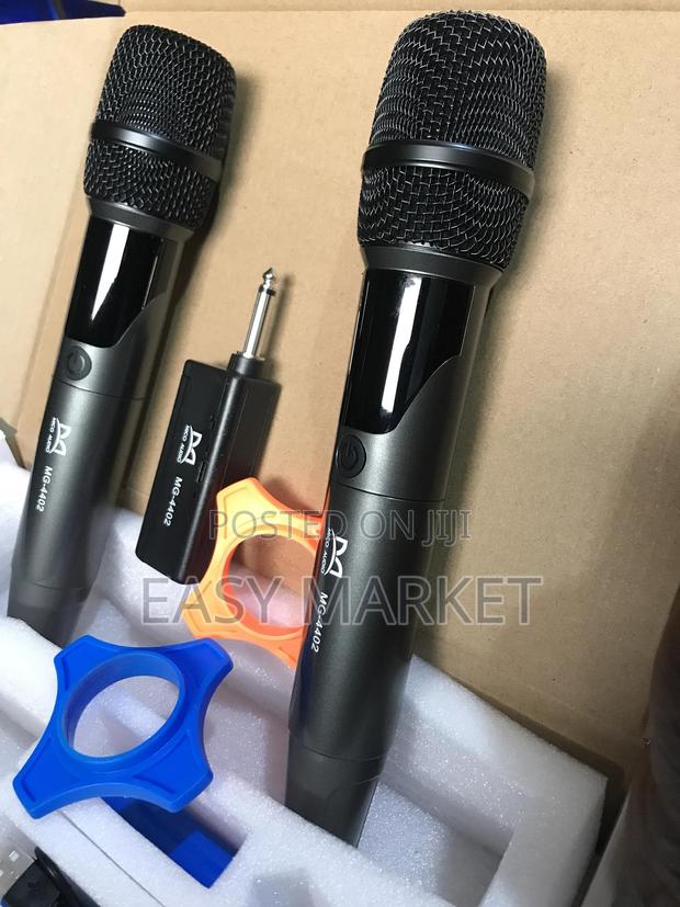 Chargeable Fm Mics With Chargeable Receiver · Photo 1