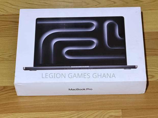 New Laptop Apple Macbook Pro 2025 M5 14-Inch 16GB Apple M5 SSD 512GB · Photo 3