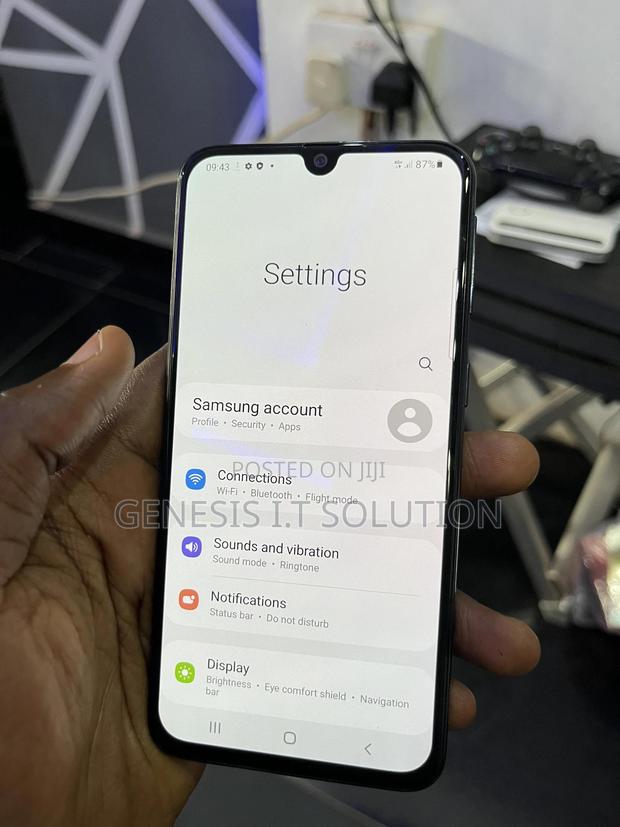 Samsung Galaxy A40 64 GB Black · Photo 6