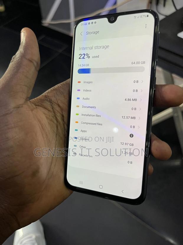 Samsung Galaxy A40 64 GB Black · Photo 7